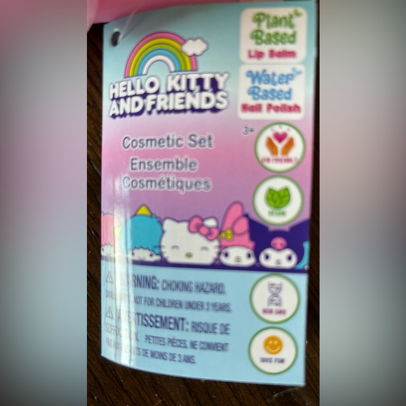 Hello Kitty Plastic suitcase with kids plant based cosmetics 6 inch NEW - Picture 4 of 4